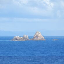 こんな岩(トンガラ岩）も見えますね。