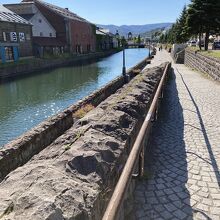 小樽運河を歩く遊歩道です