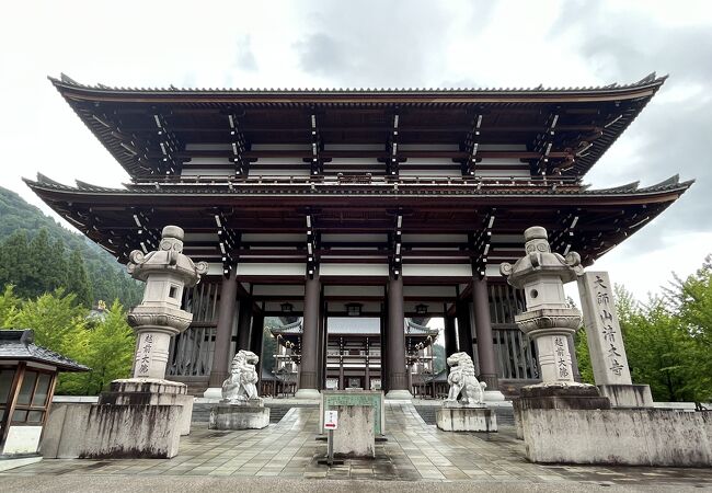 荘厳な雰囲気が感じられました