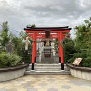 福屋稲荷神社あり。