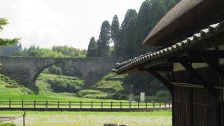日本最大級の石造りアーチ水路橋なのよ