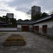 小倉城の敷地内に整備された庭園