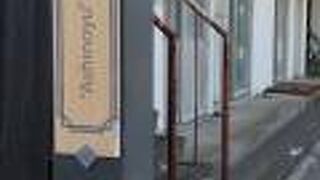 普通の裏道に見えました