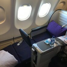 安眠を提供するフラットシート