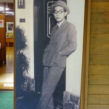 昭和モダンボーイ。昭和7年（1934年）、28才です。