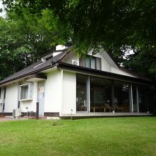 常設展会場。多恵子夫人は白い家と呼んでいました。