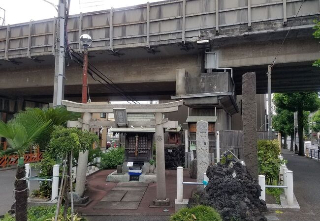 石の神様の雰囲気