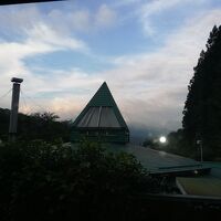 室内から撮影しました。