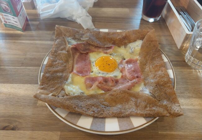 落ち着いたフレンチカフェ