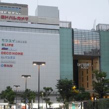 どっしりした外観。