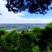 高幡城跡へと続く道があります