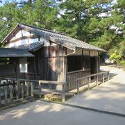 松陰神社の境内にあって、萩を訪れる人は必ず行く代表的なスポットです。