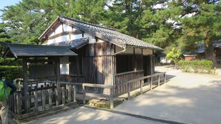 松陰神社の境内にあって、萩を訪れる人は必ず行く代表的なスポットです。