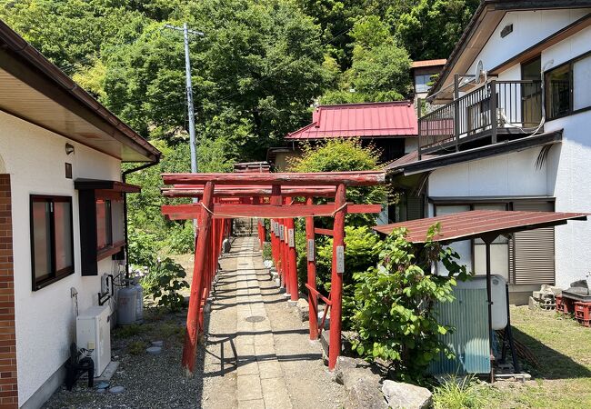 江戸の屋敷に祀られていた神社が始まり