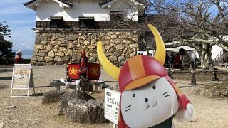 立派な現存天守です