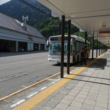 関電トンネル電気バス