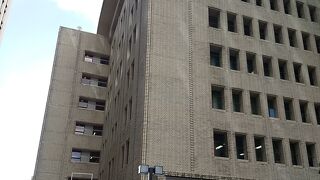 日比谷国際ビルのすぐ隣