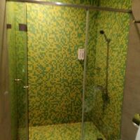 シャワー室が部屋に1つ