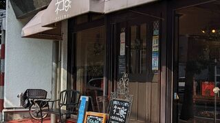 猫目のようなオムライス