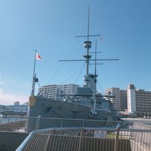 三笠記念艦を前方から