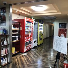 左端のシャンプー類がレンタルできます