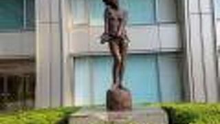 桑原巨守氏の彫刻がたくさん