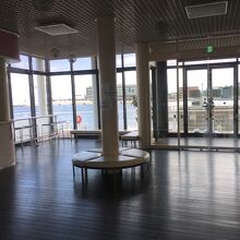 数席座る場所がある