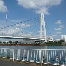 歩行者も通行できる戸田大橋です。競艇時にも使用できます。