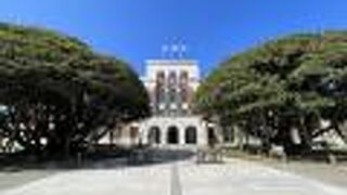 レストランやお店が入っています