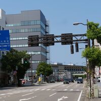 ホテル前から高岡駅まではすぐです。