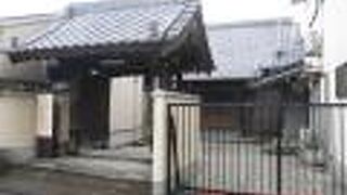 16世紀中頃、行誓覚公和尚により創建