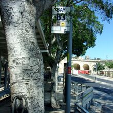 空港ヘはB３からX4のバスに乗りました。