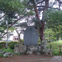 武蔵坊弁慶の墓碑