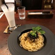 ヴォーリズ建築のお家を改装したCafeです。　生パスタは淡路麺業の麺が使われてます。