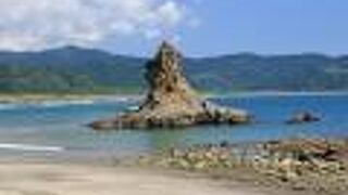 日南海岸といえば岩の形が特徴的