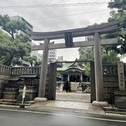 参拝しやすい場所で、厳かな気持ちになります