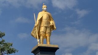 金色に輝く織田信長像～