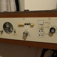 ラジオは壊れてます