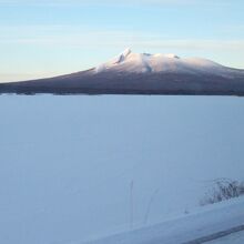 駒ケ岳の手前に広がる小沼