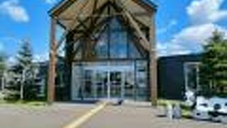 モール温泉の楽しめる日帰り入浴施設のあるきれいな道の駅