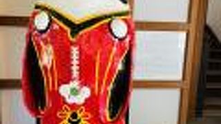 「栗林公園」内にあります