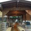 温泉街の中心部にあります