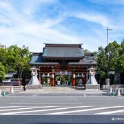 神社の地下全体が時間貸し駐車場