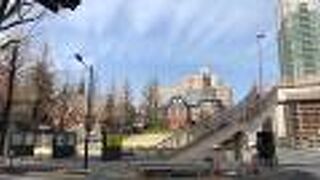 歴史的な建物もある！