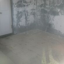 窓越しに眺める内部の様子（中には入れません）