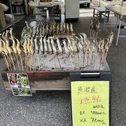 アウトレット割れ煎餅が売っていました