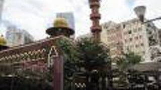 インド人のムスリムの人々が利用していました。