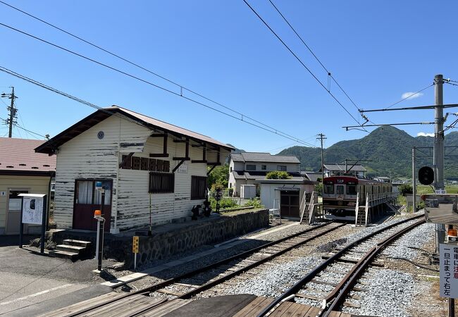 下之郷駅の構内に残る遺構