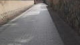 長府の昔の町並みを感じさせる通りの１つ