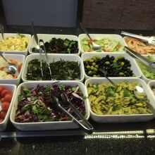 サラダと温野菜は特に充実